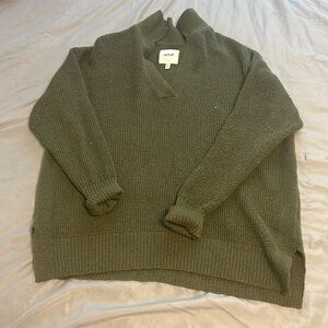 Hello! selling a aerie dark green v neck knit sweater.